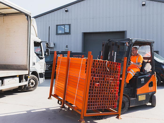G&M Stillage Head Image